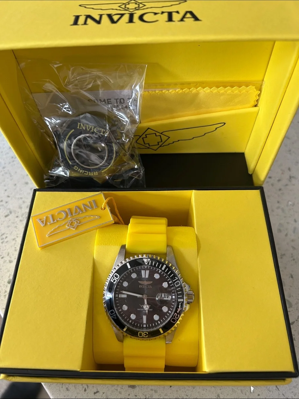 Invicta bold yellow
